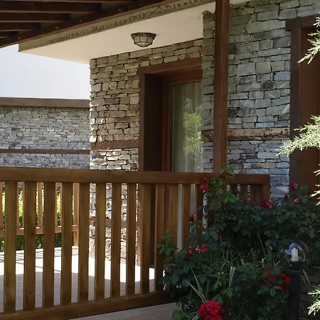 Maria, Complex Aleksandria *