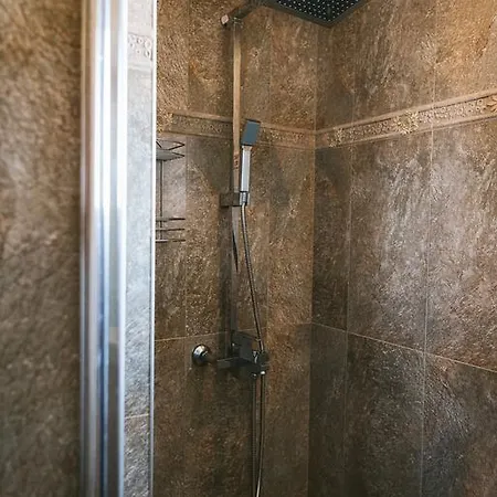 Villa Maria, Complex Aleksandria