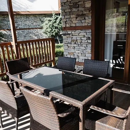 Maria, Complex Aleksandria Villa Dobrinichte