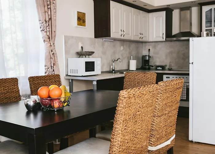 Maria, Complex Aleksandria Dobrinishte